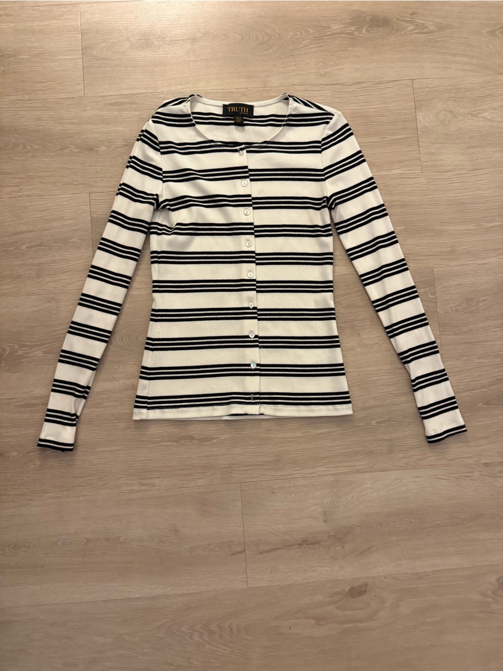 NWOT truth cardigan long sleeve button down black and white striped , cotton XS